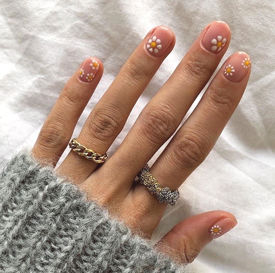 floral daisy nail art ideas